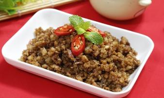 Thịt rang riềng thơm lừng lại nhanh gọn cho bữa cơm ngày bận rộn Thịt rang riềng thơm lừng lại nhanh gọn cho bữa cơm ngày bận rộn