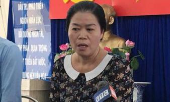 Hiệu trưởng trường 30/4: “Mong mọi người cảm thông vì cô Ngọc sắp về hưu, từng có nhiều cống hiến” Hiệu trưởng trường 30/4: “Mong mọi người cảm thông vì cô Ngọc sắp về hưu, từng có nhiều cống hiến”