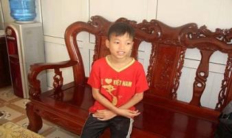Nam học sinh nghèo trả 24,5 triệu đồng cho người bị đánh rơi Nam học sinh nghèo trả 24,5 triệu đồng cho người bị đánh rơi