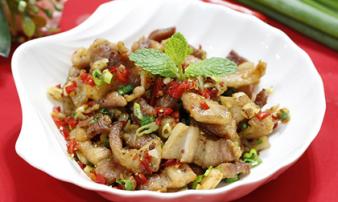 Ba chỉ xóc tỏi ớt thơm lừng, giòn tan, ăn là nghiện luôn Ba chỉ xóc tỏi ớt thơm lừng, giòn tan, ăn là nghiện luôn