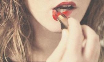Đàn ông giỏi nói dối đàn bà, còn đàn bà lại giỏi nói dối chính mình Đàn ông giỏi nói dối đàn bà, còn đàn bà lại giỏi nói dối chính mình