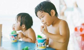 Khen con đừng nói “Giỏi!, Ngoan!”, đây là tuyển tập 9 lời khen trẻ nghe càng tiến bộ Khen con đừng nói “Giỏi!, Ngoan!”, đây là tuyển tập 9 lời khen trẻ nghe càng tiến bộ