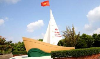 Về Cà Mau nhất định phải chạm tay vào cột mốc cực Nam của Tổ quốc Về Cà Mau nhất định phải chạm tay vào cột mốc cực Nam của Tổ quốc