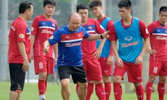 HLV Park Hang Seo: 'Tuyển Việt Nam có gì phải sợ Thái Lan!' HLV Park Hang Seo: 'Tuyển Việt Nam có gì phải sợ Thái Lan!'