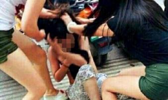 Khởi tố nhóm phụ nữ tổ chức đánh ghen thiếu nữ giữa phố Khởi tố nhóm phụ nữ tổ chức đánh ghen thiếu nữ giữa phố