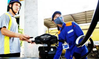 Xăng cõng 4.000 đồng thuế môi trường: Chuyên gia khẳng định vẫn còn quá thấp Xăng cõng 4.000 đồng thuế môi trường: Chuyên gia khẳng định vẫn còn quá thấp