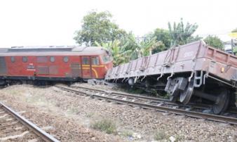 2 tàu tông nhau trực diện: Công an lấy lời khai lái tàu 2 tàu tông nhau trực diện: Công an lấy lời khai lái tàu