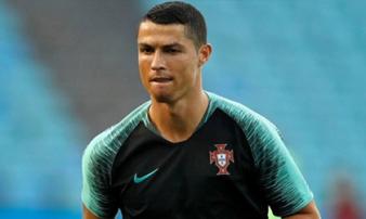 Ronaldo nhận án 2 năm tù ngay trước giờ ra sân gặp Tây Ban Nha Ronaldo nhận án 2 năm tù ngay trước giờ ra sân gặp Tây Ban Nha