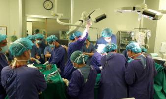 Phía sau hành trình tái sinh trái tim của chàng trai chết não vì TNGT Phía sau hành trình tái sinh trái tim của chàng trai chết não vì TNGT