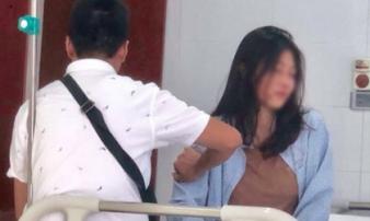 Vụ cô gái bị lột đồ rồi đổ mắm ớt lên người: Phát hiện tin nhắn 'lạ' trong điện thoại chủ tiệm spa Vụ cô gái bị lột đồ rồi đổ mắm ớt lên người: Phát hiện tin nhắn 'lạ' trong điện thoại chủ tiệm spa