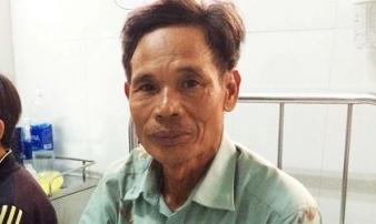 Cụ ông kể lại giây phút xe khách 'lăn lông lốc' xuống vực ở Kon Tum Cụ ông kể lại giây phút xe khách 'lăn lông lốc' xuống vực ở Kon Tum