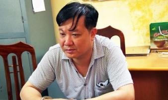Kẻ chém 4 người rồi cướp xe máy bỏ trốn sa lưới Kẻ chém 4 người rồi cướp xe máy bỏ trốn sa lưới