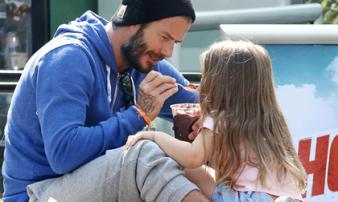 David Beckham trải lòng chuyện làm cha suốt 20 năm qua David Beckham trải lòng chuyện làm cha suốt 20 năm qua