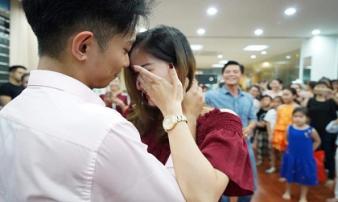 Khánh Thi bật khóc, ngậm ngùi viết tâm thư cho chồng kém 12 tuổi trong ngày sinh nhật Khánh Thi bật khóc, ngậm ngùi viết tâm thư cho chồng kém 12 tuổi trong ngày sinh nhật