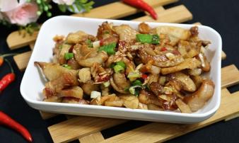 Cách làm tóp mỡ rim me giòn tan đậm vị Cách làm tóp mỡ rim me giòn tan đậm vị
