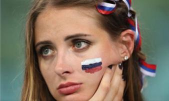 Những 'bóng hồng' Nga bật khóc khi đội nhà dừng bước ở World Cup Những 'bóng hồng' Nga bật khóc khi đội nhà dừng bước ở World Cup