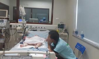 Con gái 17 tháng khỏe mạnh bị suy đa tạng, cha mẹ giật mình khi “họa” từ một vết xước Con gái 17 tháng khỏe mạnh bị suy đa tạng, cha mẹ giật mình khi “họa” từ một vết xước