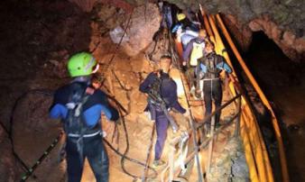 Cầu thủ nhí thứ 10 đã được đưa khỏi hang Tham Luang Cầu thủ nhí thứ 10 đã được đưa khỏi hang Tham Luang