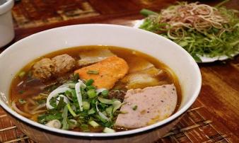 'Điểm mặt' quán bún bò Huế nổi tiếng, có thâm niên lâu đời ở Sài Gòn 'Điểm mặt' quán bún bò Huế nổi tiếng, có thâm niên lâu đời ở Sài Gòn