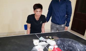 Trùm ma túy đội lốt 'tú ông' Trùm ma túy đội lốt 'tú ông'