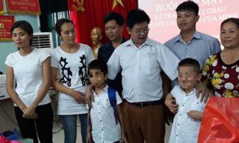 Vụ trao nhầm con: Trái tim mẹ vỡ tan khi nghe tiếng gào thét 'Mẹ ơi, cứu con'! Vụ trao nhầm con: Trái tim mẹ vỡ tan khi nghe tiếng gào thét 'Mẹ ơi, cứu con'!