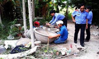 'Tôi đập đầu vào tường khi nghe tin con gái bị giết' 'Tôi đập đầu vào tường khi nghe tin con gái bị giết'