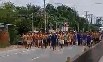Hơn 100 học viên thoát khỏi cơ sở cai nghiện ma túy, tràn ra đường Hơn 100 học viên thoát khỏi cơ sở cai nghiện ma túy, tràn ra đường
