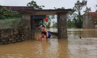 Nước dâng cao không ngừng, TP Thanh Hóa di dời 7.000 dân Nước dâng cao không ngừng, TP Thanh Hóa di dời 7.000 dân