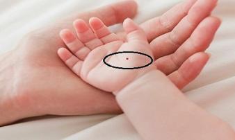 Sinh con có 3 nốt ruồi cực hiếm này, cha mẹ rung đùi cũng có tiền, giàu 3 họ, sướng 3 đời Sinh con có 3 nốt ruồi cực hiếm này, cha mẹ rung đùi cũng có tiền, giàu 3 họ, sướng 3 đời