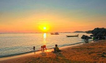 Dự báo thời tiết ngày 22/8, nắng nóng diện rộng các tỉnh ven biển Dự báo thời tiết ngày 22/8, nắng nóng diện rộng các tỉnh ven biển