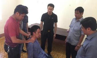 Giám đốc công an bắt kẻ dùng bơm tiêm dính máu khống chế con tin Giám đốc công an bắt kẻ dùng bơm tiêm dính máu khống chế con tin