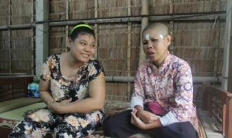 Người mẹ mong 2 con gái điên dại được ăn một bữa no rồi cả nhà chết cũng mãn nguyện Người mẹ mong 2 con gái điên dại được ăn một bữa no rồi cả nhà chết cũng mãn nguyện