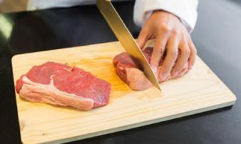 Tưởng không ăn thịt sẽ tốt cho sức khỏe, người phụ nữ phải trả giá đắt Tưởng không ăn thịt sẽ tốt cho sức khỏe, người phụ nữ phải trả giá đắt