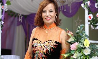 Cô dâu 61 tuổi và chú rể 26 tuổi bật mí trong ngày cưới: Không thể sinh con được sẽ nhận con nuôi Cô dâu 61 tuổi và chú rể 26 tuổi bật mí trong ngày cưới: Không thể sinh con được sẽ nhận con nuôi