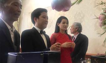 Trường Giang, Nhã Phương làm lễ bái gia tiên giữa vòng vây ống kính Trường Giang, Nhã Phương làm lễ bái gia tiên giữa vòng vây ống kính