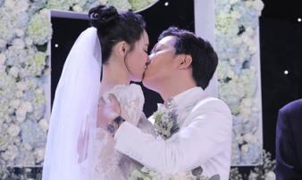 Trường Giang hôn say đắm, hứa bằng mọi giá sẽ hạnh phúc với Nhã Phương Trường Giang hôn say đắm, hứa bằng mọi giá sẽ hạnh phúc với Nhã Phương