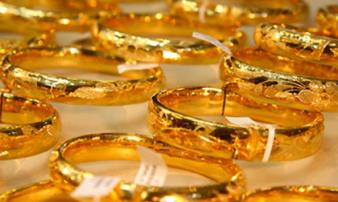 Giá vàng hôm nay 11/10: Áp lực quá lớn, dồn vàng xuống đáy Giá vàng hôm nay 11/10: Áp lực quá lớn, dồn vàng xuống đáy