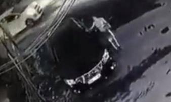 Khởi tố vụ án 'quý bà' cào xước xe Camry để trả thù mâu thuẫn giao thông Khởi tố vụ án 'quý bà' cào xước xe Camry để trả thù mâu thuẫn giao thông