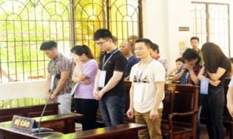 Người đàn ông Trung Quốc điều hành ổ bạc lớn nhất Đồng Nai hầu tòa Người đàn ông Trung Quốc điều hành ổ bạc lớn nhất Đồng Nai hầu tòa
