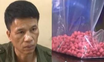 Người đàn ông 49 tuổi ‘ôm’ gần 1.000 viên ma túy vào nhà nghỉ Người đàn ông 49 tuổi ‘ôm’ gần 1.000 viên ma túy vào nhà nghỉ