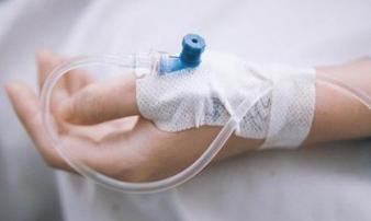 Cứ ốm, sốt, mệt mỏi là truyền dịch - Đừng để chết vì thiếu hiểu biết Cứ ốm, sốt, mệt mỏi là truyền dịch - Đừng để chết vì thiếu hiểu biết