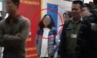 Vụ trẻ sơ sinh nghi bị ném xuống đất tử vong ở chung cư Linh Đàm: Lời khai chấn động của người mẹ trẻ Vụ trẻ sơ sinh nghi bị ném xuống đất tử vong ở chung cư Linh Đàm: Lời khai chấn động của người mẹ trẻ