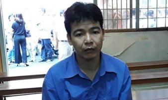 Kẻ giết vợ mỉm cười khi tòa tuyên án tử hình Kẻ giết vợ mỉm cười khi tòa tuyên án tử hình
