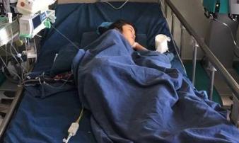 Mẹ pha thuốc diệt cỏ vào sữa uống cùng 2 con: Chị 9 tuổi ngấn lệ nhìn em 'ra về' Mẹ pha thuốc diệt cỏ vào sữa uống cùng 2 con: Chị 9 tuổi ngấn lệ nhìn em 'ra về'