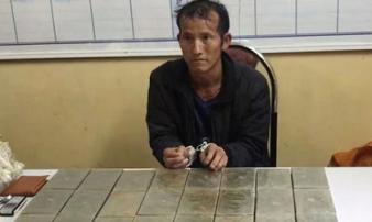 Đối tượng vận chuyển 30 bánh heroin bị bắt ở Lóng Luông Đối tượng vận chuyển 30 bánh heroin bị bắt ở Lóng Luông