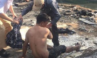 Hà Nội: Người đàn ông 'ngáo đá' lao xuống sông Tô Lịch Hà Nội: Người đàn ông 'ngáo đá' lao xuống sông Tô Lịch