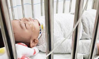 Con nhập viện, mẹ tuyên bố 'không cho ai chạm vào con', lý do khiến nhiều cha mẹ ủng hộ Con nhập viện, mẹ tuyên bố 'không cho ai chạm vào con', lý do khiến nhiều cha mẹ ủng hộ