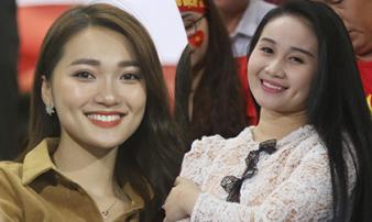 Dàn bạn gái hot girl của ĐT Việt Nam 'sáng rực' ở sân Mỹ Đình Dàn bạn gái hot girl của ĐT Việt Nam 'sáng rực' ở sân Mỹ Đình