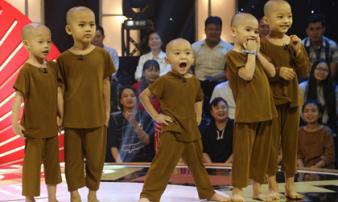 Cuộc sống của 5 chú tiểu bị bỏ rơi, 'khuất phục' Trấn Thành - Trường Giang để thắng 100 triệu Cuộc sống của 5 chú tiểu bị bỏ rơi, 'khuất phục' Trấn Thành - Trường Giang để thắng 100 triệu