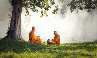 Danh lợi kiếp người qua như mây khói, sao lại cứ phải khổ tâm? Danh lợi kiếp người qua như mây khói, sao lại cứ phải khổ tâm?